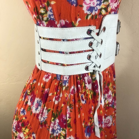 Artisan Corset Belt in White Suede Leather - Handmade in Indonesia main image 11